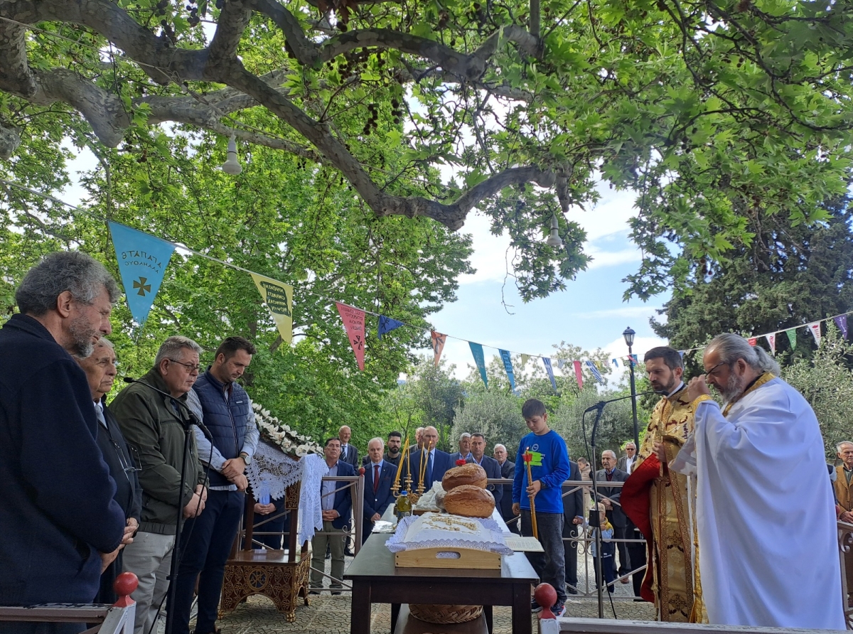 Στη Θεία Λειτουργία της Ζωοδόχου Πηγής παρευρέθηκε ο Δήμαρχος Τεμπών Γιώργος Μανώλης